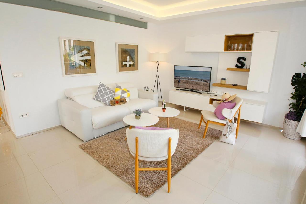 Fantastic Home With Ac, Pool And Bbq Rojales Luaran gambar