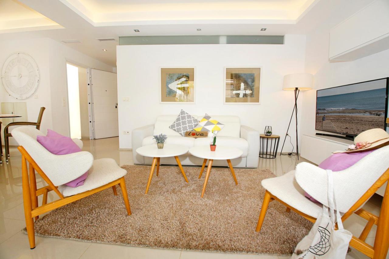 Fantastic Home With Ac, Pool And Bbq Rojales Luaran gambar