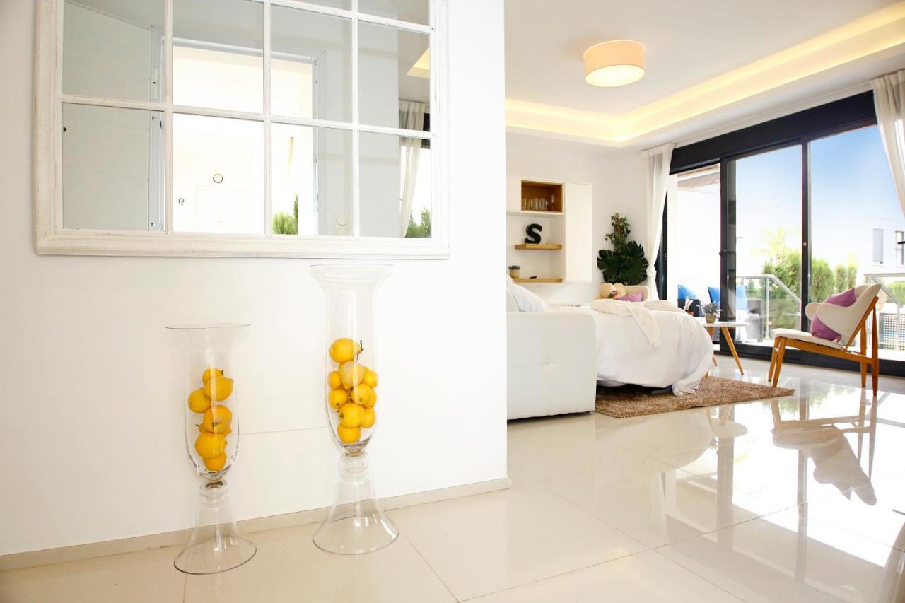 Fantastic Home With Ac, Pool And Bbq Rojales Luaran gambar