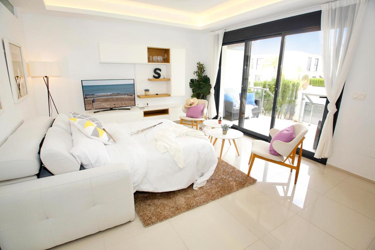 Fantastic Home With Ac, Pool And Bbq Rojales Luaran gambar