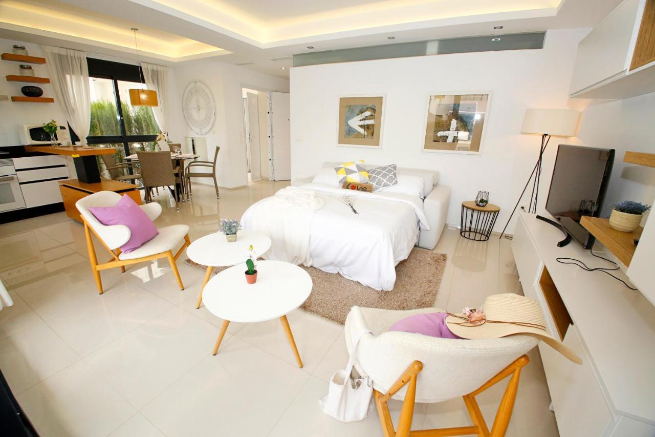 Fantastic Home With Ac, Pool And Bbq Rojales Luaran gambar